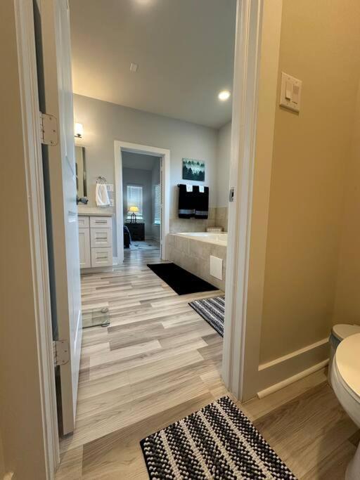 Modern Luxury 3 Bed 3 Bath With Workstation, 2 Car Garage! *