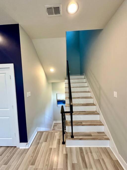 Modern Luxury 3 Bed 3 Bath With Workstation, 2 Car Garage! Сasa de vacaciones Houston